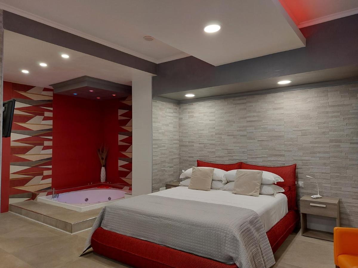 Sweet Home & Wellness Luxury Apartment Nettuno Buitenkant foto