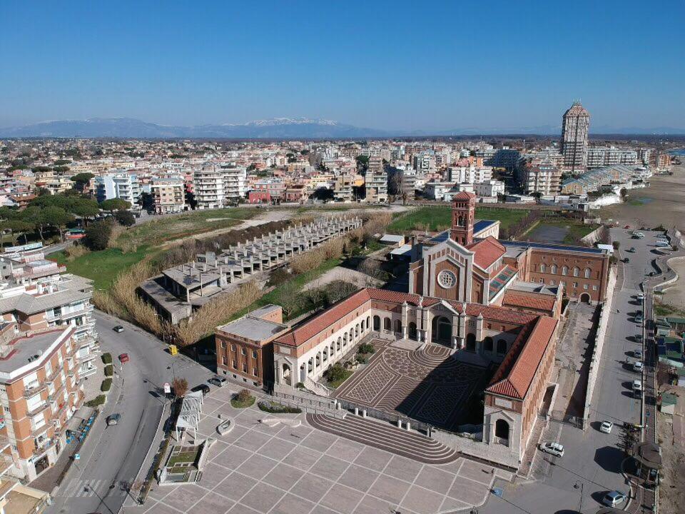 Sweet Home & Wellness Luxury Apartment Nettuno Buitenkant foto