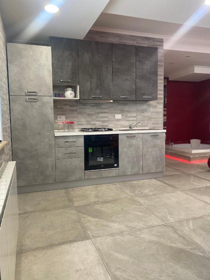 Sweet Home & Wellness Luxury Apartment Nettuno Buitenkant foto